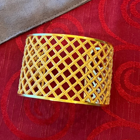 Julie Vos Cuff Bracelet - Picture 8 of 11